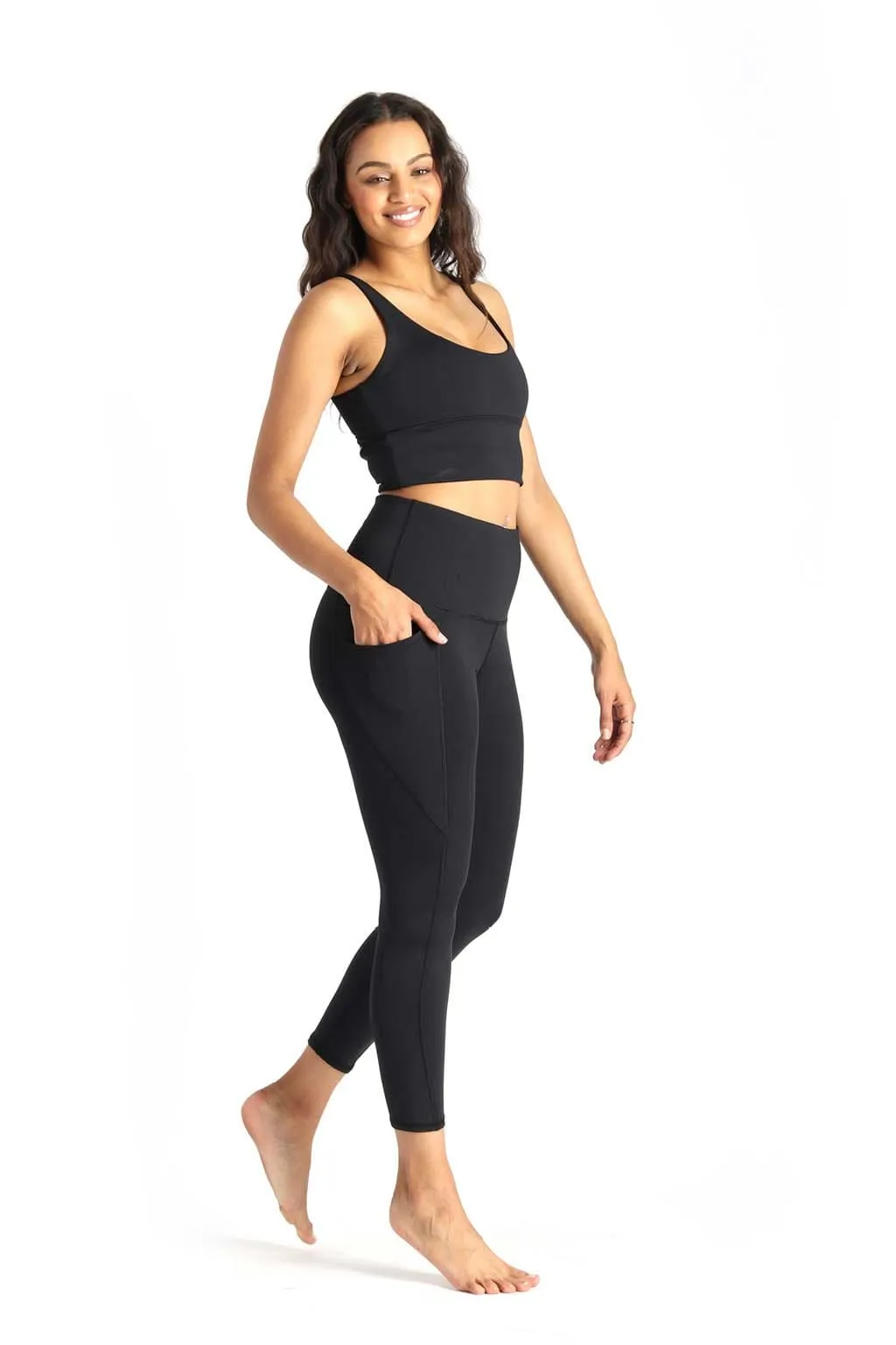 7/8 Boundless Legging with Pockets in Jet Black