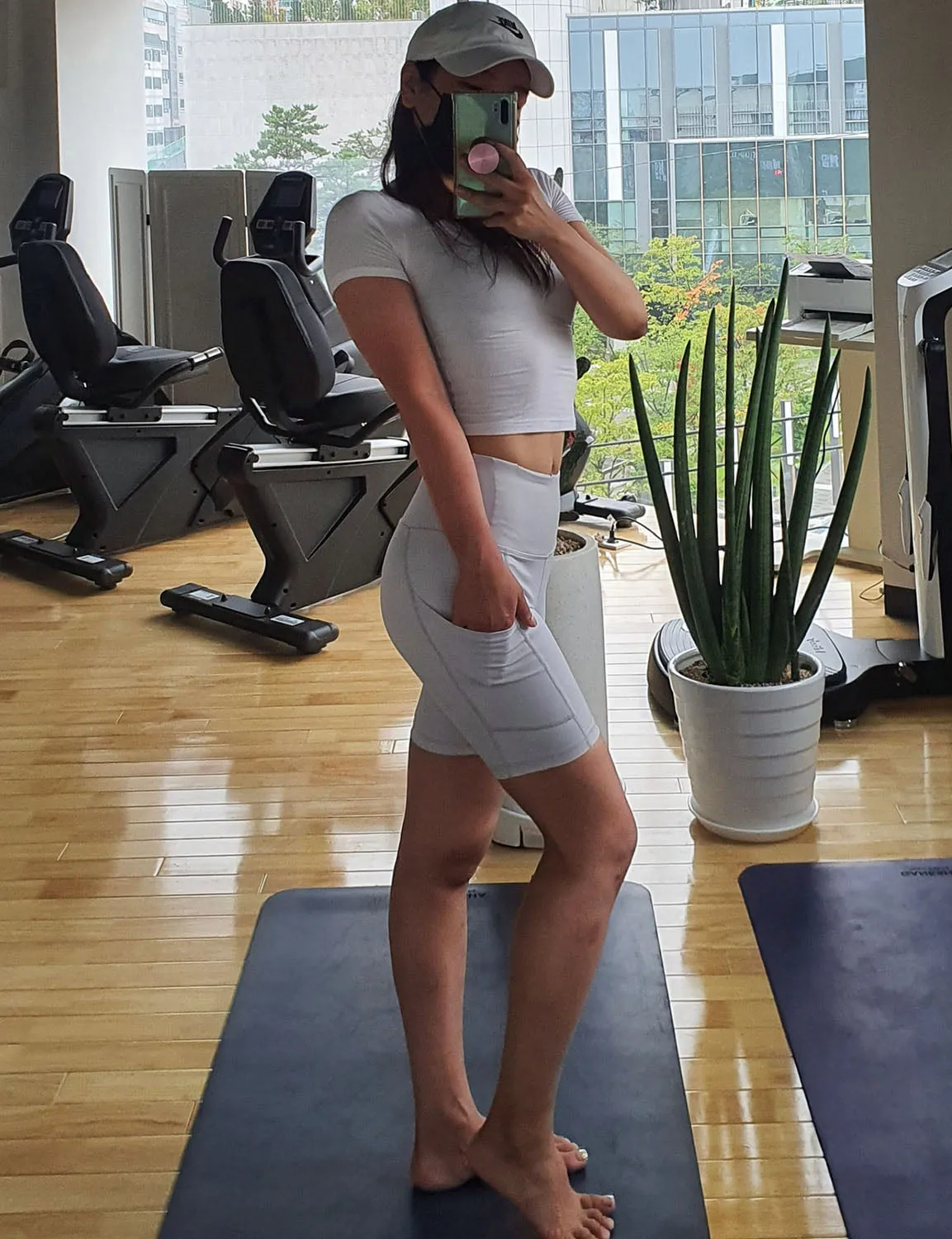 8" Side Pockets Yoga Shorts lightgray ins_yoga